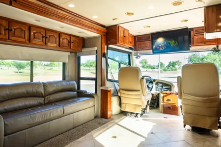 Ultimate Luxury on Wheels 42 Dream Coach Awaits U