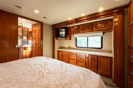 Ultimate Luxury on Wheels 42 Dream Coach Awaits U