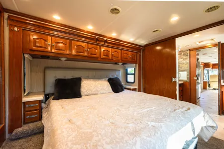 Ultimate Luxury on Wheels 42 Dream Coach Awaits U