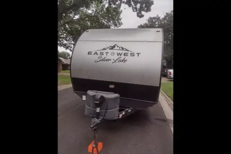 SilverLake 2 w/ Bunks: Delivery Available ($85)Fully Equipped: No Prep Fee