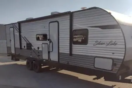 SilverLake 2 w/ Bunks: Delivery Available ($85)Fully Equipped: No Prep Fee