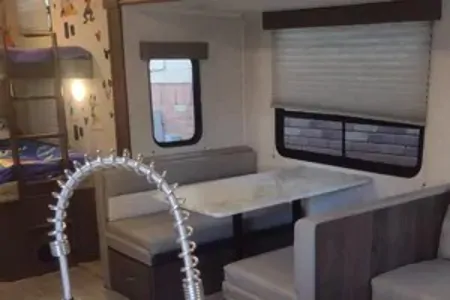 SilverLake 2 w/ Bunks: Delivery Available ($85)Fully Equipped: No Prep Fee