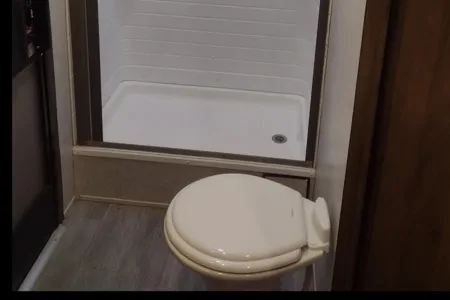 SilverLake 2 w/ Bunks: Delivery Available ($85)Fully Equipped: No Prep Fee