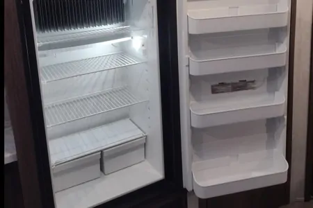 SilverLake 2 w/ Bunks: Delivery Available ($85)Fully Equipped: No Prep Fee