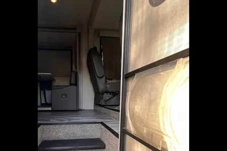 miguel's Thor Motor Coach Windsoport Class A DELIVERY ONLY,MUST HAVE CAMPSITE .