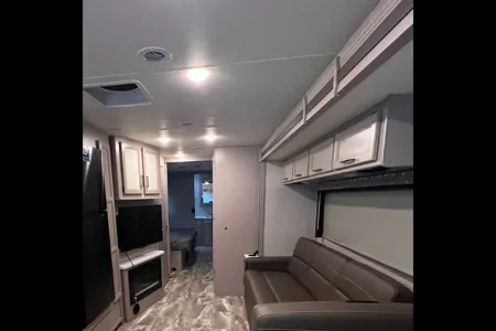 miguel's Thor Motor Coach Windsoport Class A DELIVERY ONLY,MUST HAVE CAMPSITE .