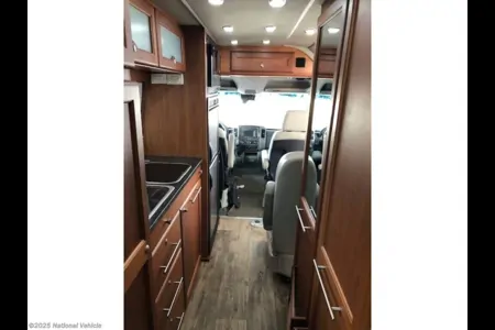U-THRYV M-BENZ Roadtrek CS Adventurous Class B