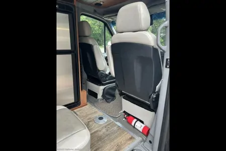 U-THRYV M-BENZ Roadtrek CS Adventurous Class B