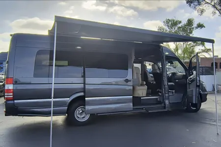 U-THRYV M-BENZ Roadtrek CS Adventurous Class B