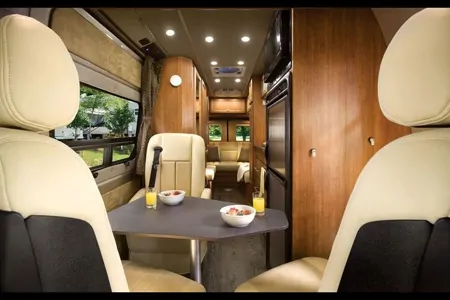 U-THRYV M-BENZ Roadtrek CS Adventurous Class B