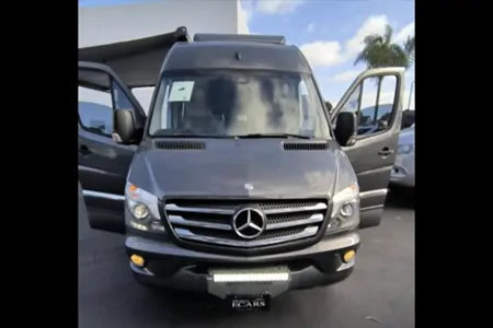 U-THRYV M-BENZ Roadtrek CS Adventurous Class B