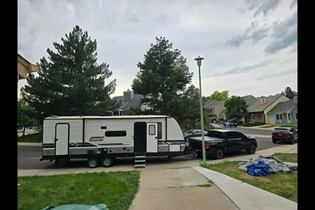 Jeremy's Dutchmen 263bh Travel Trailer