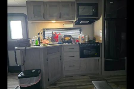 Jeremy's Dutchmen 263bh Travel Trailer