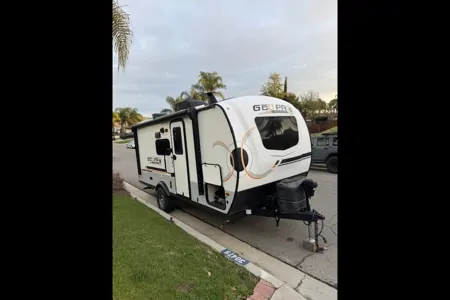 Raymond's Geo Pro Rockwood 19BH Travel Trailer