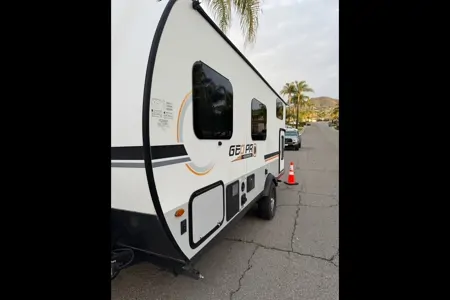 Raymond's Geo Pro Rockwood 19BH Travel Trailer