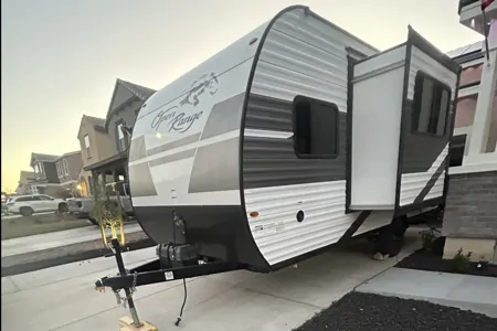 Eric's Highland Ridge RV 180 BHS Travel Trailer Travel Trailer