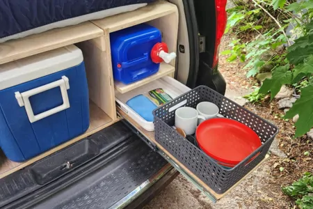 Dédéneige, notre dodge caravan aménagée ! Partez a l'aventure !