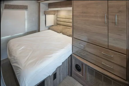 2021 Jayco Melbourne Prestige 24LP – Luxury, Comfort & Easy Driving