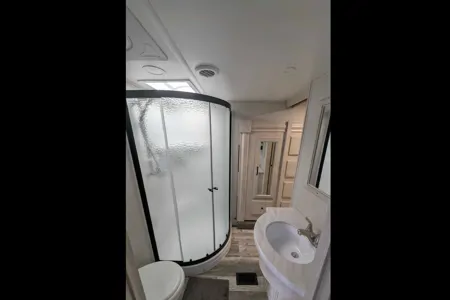 Central Valley FR Sierra Fifth Wheel
