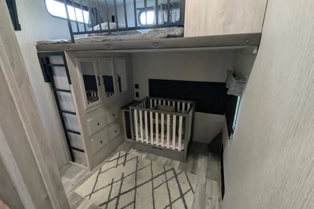 Central Valley FR Sierra Fifth Wheel