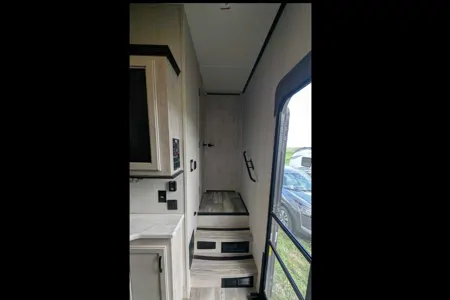 Central Valley FR Sierra Fifth Wheel