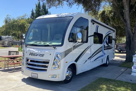 ✨ Taffy Vegas ✨ Sleek Capsule Coach – Slide-out, Sleeps 5, Easy Drive