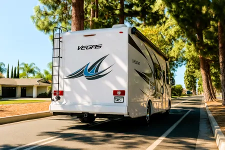 ✨ Taffy Vegas ✨ Sleek Capsule Coach – Slide-out, Sleeps 5, Easy Drive