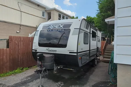 Coachmen Apex Nano 194BHS Travel Trailer