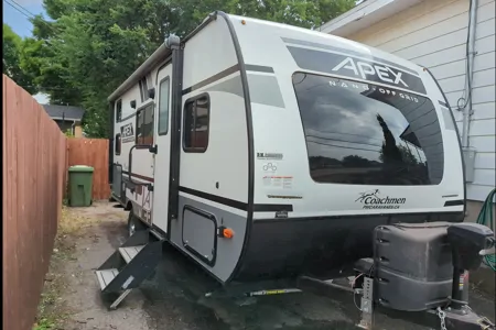 Coachmen Apex Nano 194BHS Travel Trailer