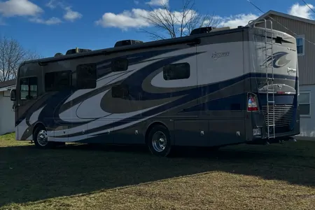 Amar's Fleetwood 38N Class A