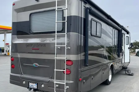 Cesar's Forest River Georgetown Class A