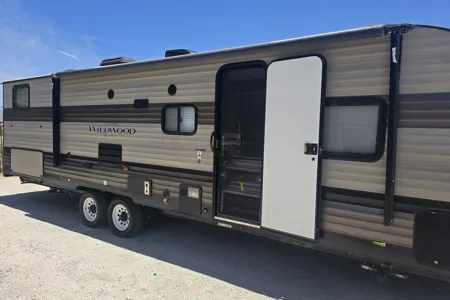 Charlie's Forest River Wildwood x lite Travel Trailer