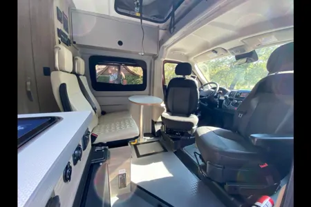 Winnebago Solis Class C