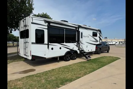 Ron's Grand Design Solitude 310GK Fifth Wheel retreat