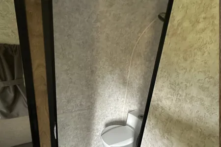 GM's Roulettes Prolite Lounge Travel Trailer