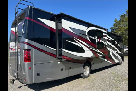 Thor Motor Coach Miramar Class A