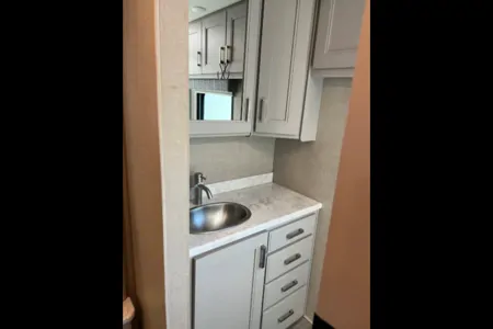 Thor Motor Coach Miramar Class A