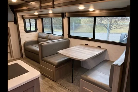 De La Torre Family Crossroads SS272BH Travel Trailer