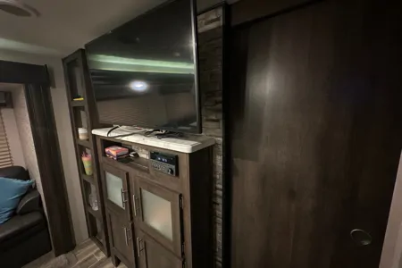 Abby’s 33ft 2020 Travel Trailer * Delivery Only*