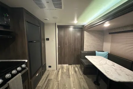 Abby’s 33ft 2020 Travel Trailer * Delivery Only*