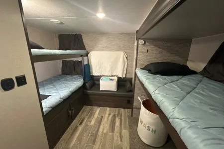 Abby’s 33ft 2020 Travel Trailer * Delivery Only*