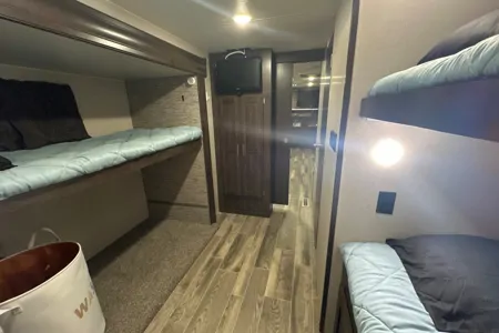 Abby’s 33ft 2020 Travel Trailer * Delivery Only*