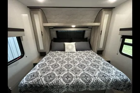 Isna's KZ C241RLK Travel Trailer