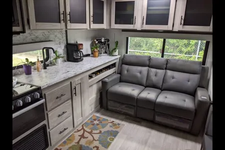 Isna's KZ C241RLK Travel Trailer