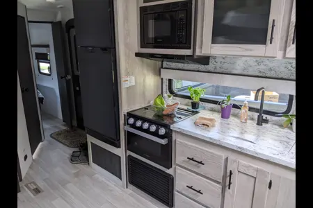 Isna's KZ C241RLK Travel Trailer