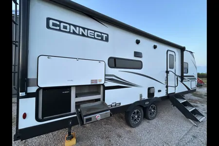 Isna's KZ C241RLK Travel Trailer