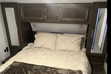 Forest River-patriot edition - BUNKHOUSE- travel trailer