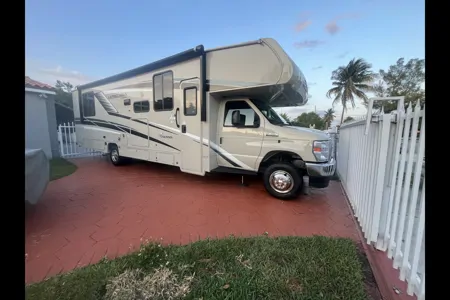 DAVID's Coachmen leprechaun 31.9 MB premier Class C