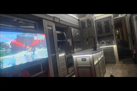 Sebastien's Keystone  Montana Fifth Wheel