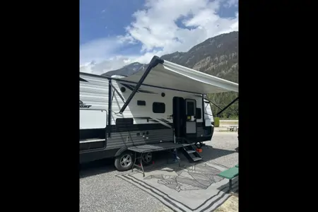 Kevin's Rocky Mountain Bunk House 